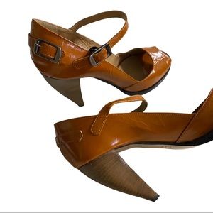 Authentic Chloé 3” curve heel orange size 6